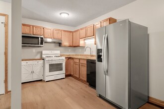 13499 73rd Pl N in Maple Grove, MN - Building Photo - Building Photo
