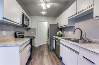 5990 Lindenshire Ln in Dallas, TX - Building Photo - Building Photo