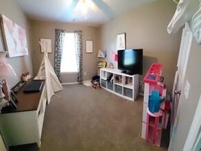 705 Elliott Ln in Knob Noster, MO - Building Photo - Building Photo