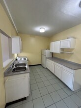 1064 Poquonnock Rd in Groton, CT - Building Photo - Building Photo