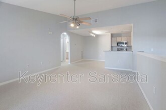 8809 Manor Loop in Lakewood Ranch, FL - Building Photo - Building Photo