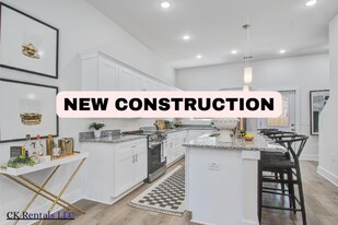 5739 Murray Dr in Hanahan, SC - Building Photo