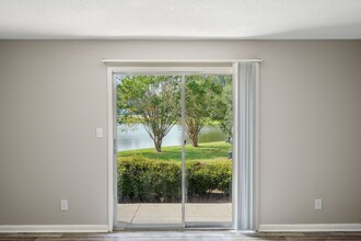 Lakeside Lakeview in Valdosta, GA - Foto de edificio - Building Photo