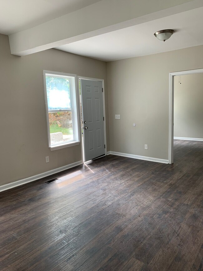 2415 Booker St in Nashville, TN - Building Photo - Building Photo