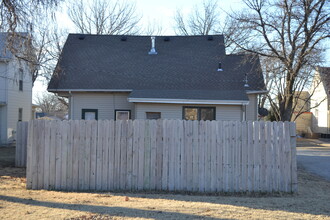 613 Clarke St in Clay Center, KS - Building Photo - Building Photo