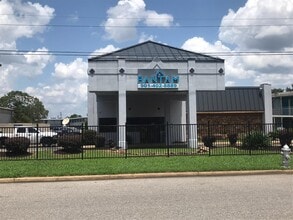 Bantam Springbrook Apartments in Memphis, TN - Foto de edificio - Building Photo