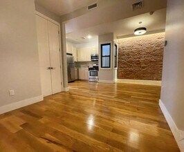 291 Monroe St, Unit 2 in Brooklyn, NY - Building Photo - Building Photo