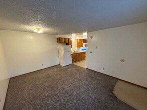 158 Manbrin Dr NE in Keizer, OR - Building Photo - Building Photo