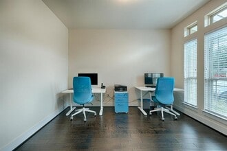 10502 Larue Pass in Austin, TX - Foto de edificio - Building Photo
