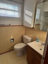 325 Highland View Dr in Knoxville, TN - Foto de edificio - Building Photo