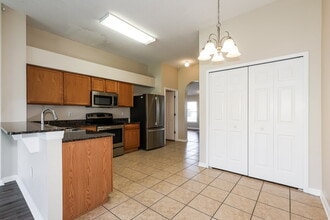 11011 Whitecap Dr in Riverview, FL - Building Photo - Building Photo