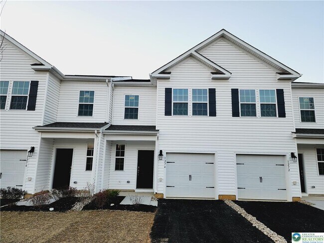 1255 Susan Cir in Breinigsville, PA - Building Photo - Building Photo