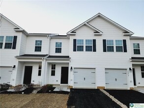 1274 Susan Cir in Breinigsville, PA - Building Photo - Building Photo