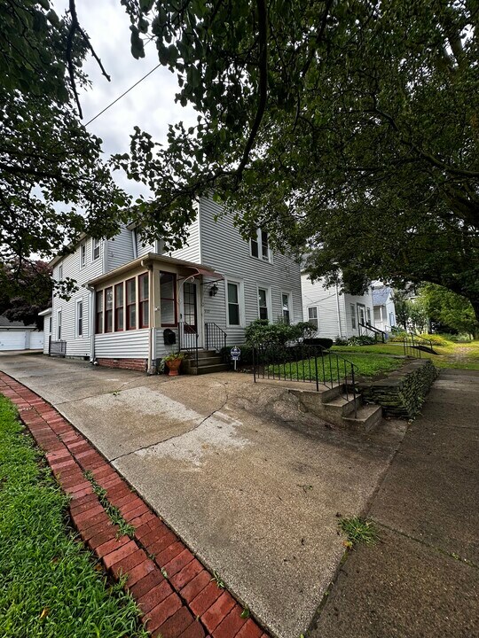 923 W 2nd St in Erie, PA - Building Photo