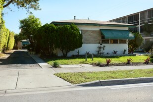 3906 Washington Rd in West Palm Beach, FL - Building Photo
