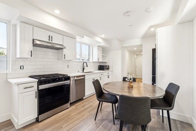 property at 1348 W 35th Pl