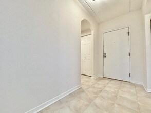 12900 W Heiden Cir in Lake Bluff, IL - Foto de edificio - Building Photo