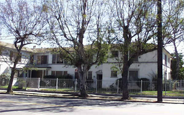 2366 Venice Blvd in Los Angeles, CA - Building Photo - Building Photo