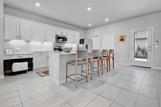 5309a Baythorne Dr in Austin, TX - Building Photo - Building Photo