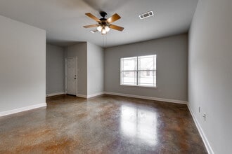 St James Park Apartments in Conway, AR - Foto de edificio - Building Photo