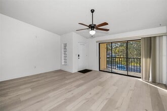 3377 Crystal Ct E in Palm Harbor, FL - Building Photo - Building Photo