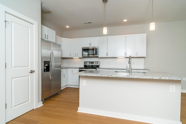 1588 Port Hills Dr in Harrisonburg, VA - Building Photo - Building Photo