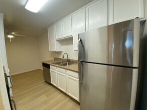 1650 S El Camino Real in Encinitas, CA - Building Photo - Building Photo