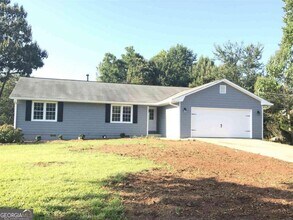 180 Nectarine Dr in Newnan, GA - Building Photo - Building Photo