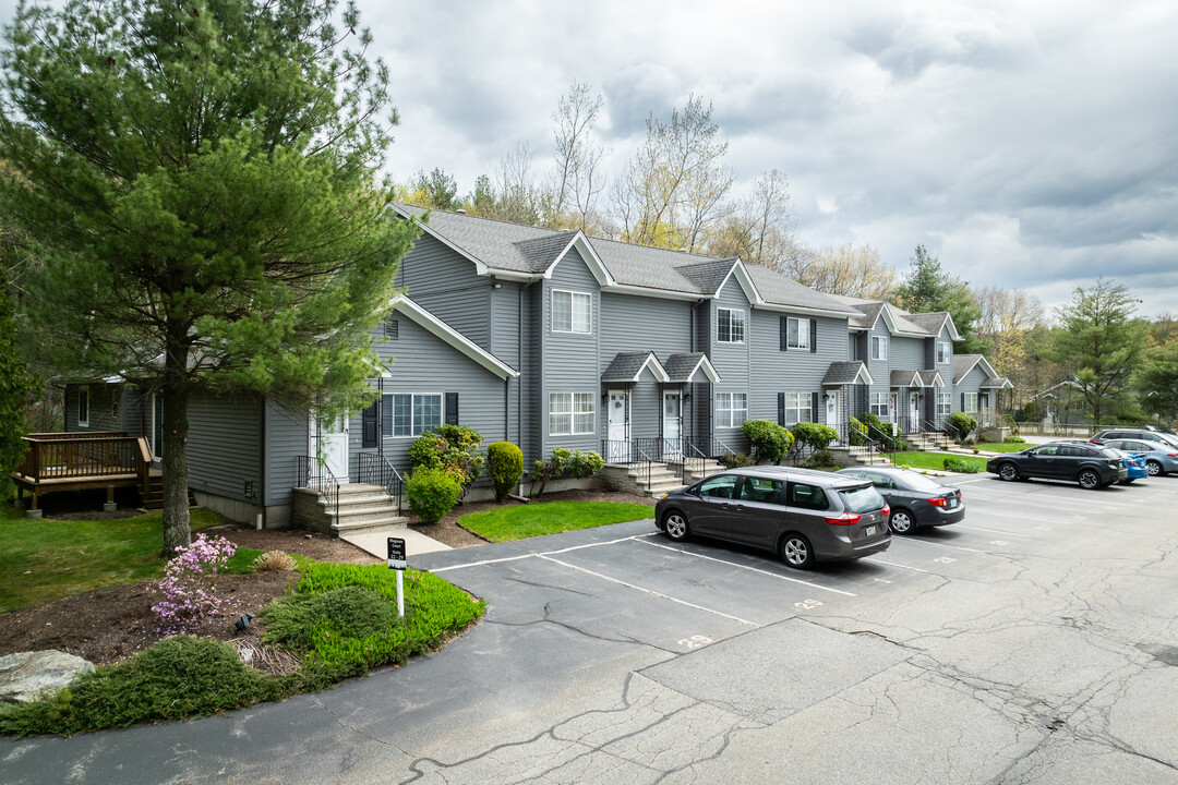 Apple Valley Estates in Smithfield, RI - Building Photo