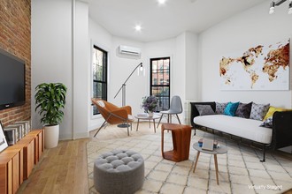 299 Vanderbilt Avenue in Brooklyn, NY - Foto de edificio - Building Photo