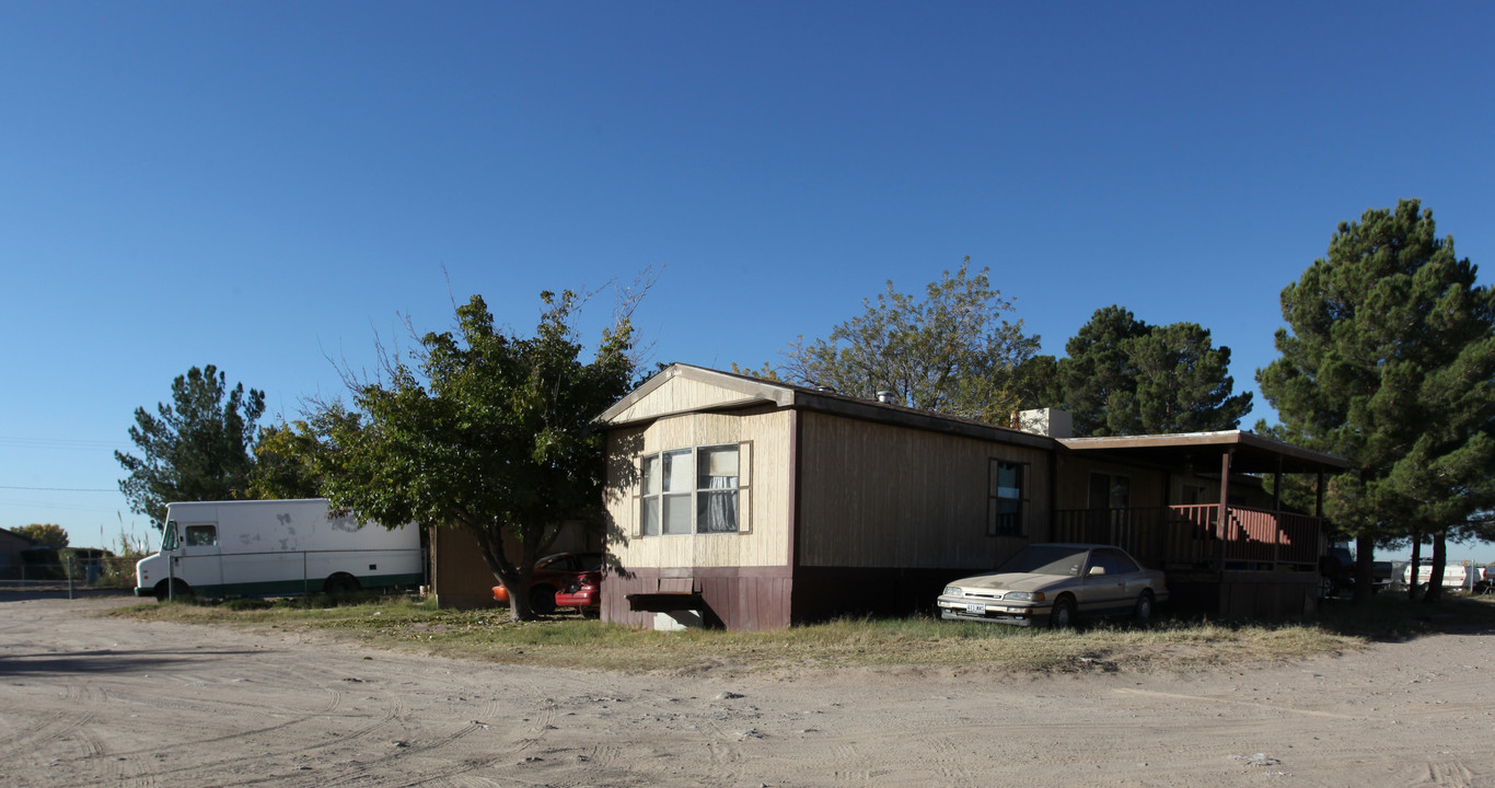 999 Rio Vista Rd in El Paso, TX - Building Photo