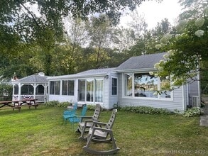 118 Lake Shore Dr in Middlefield, CT - Building Photo - Building Photo