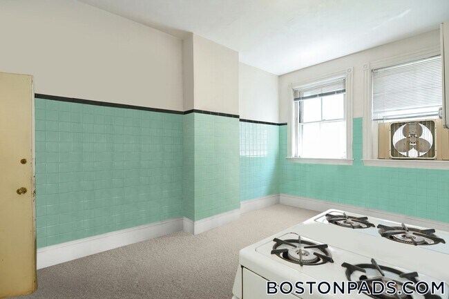 923 Beacon St