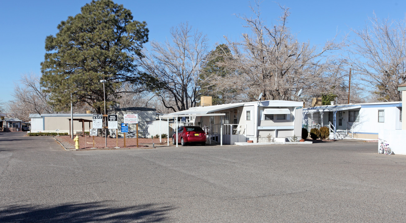 2901 Carlisle Blvd NE in Albuquerque, NM - Foto de edificio