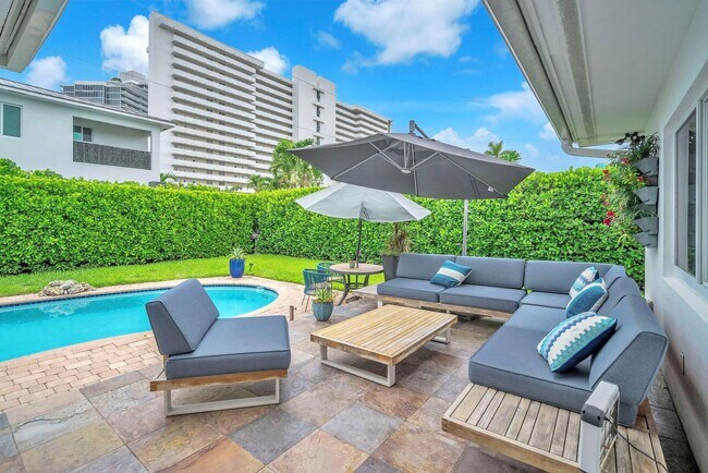 2212 NE 32nd Ave in Fort Lauderdale, FL - Building Photo - Building Photo