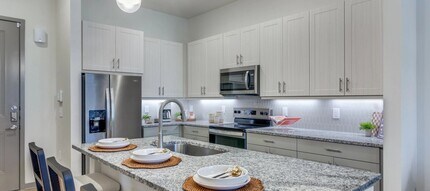 8153 Beaver Dm St, Unit 5305 in Fort Worth, TX - Foto de edificio - Building Photo