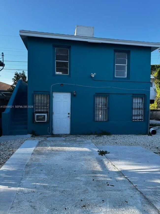 property at 1121 NW 40th St