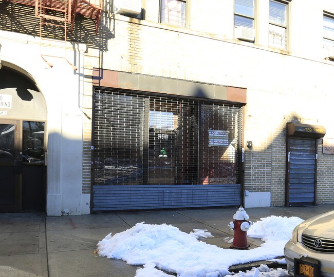 241-257 W 1st St in Mount Vernon, NY - Building Photo - Building Photo