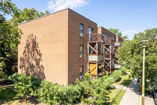 560 Charlevoix Rue in Montréal, QC - Building Photo