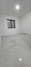 2970 NW 48th St in Miami, FL - Foto de edificio - Building Photo