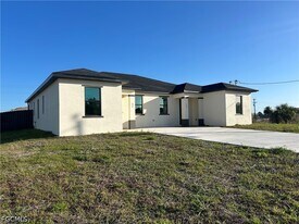 177-179 Pennfield St in Lehigh Acres, FL - Building Photo