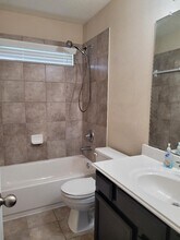 4822 Emerald Bay Cir in Baytown, TX - Building Photo - Building Photo