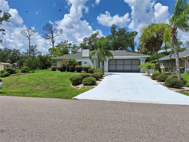 2223 Tinker St in Port Charlotte, FL - Building Photo - Building Photo