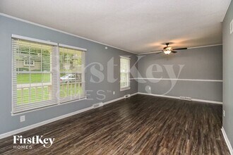 11209 NW 60 St in Kansas City, MO - Building Photo - Building Photo