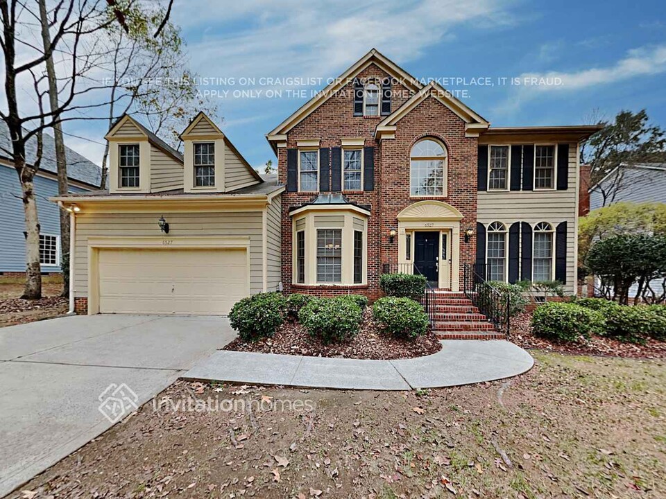 6527 Moonlight Ln in Charlotte, NC - Building Photo