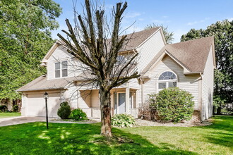 4947 Kilda Dr in Greenwood, IN - Foto de edificio - Building Photo