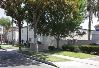 14040 Orizaba Ave in Paramount, CA - Building Photo - Building Photo