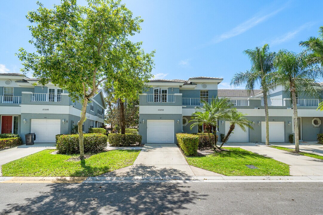 10292 S Andover Coach Ln in Wellington, FL - Foto de edificio