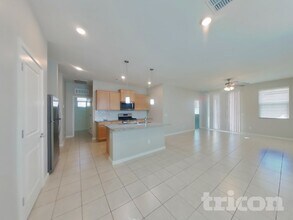 13273 N 143rd Dr, Unit 906 in Surprise, AZ - Foto de edificio - Building Photo