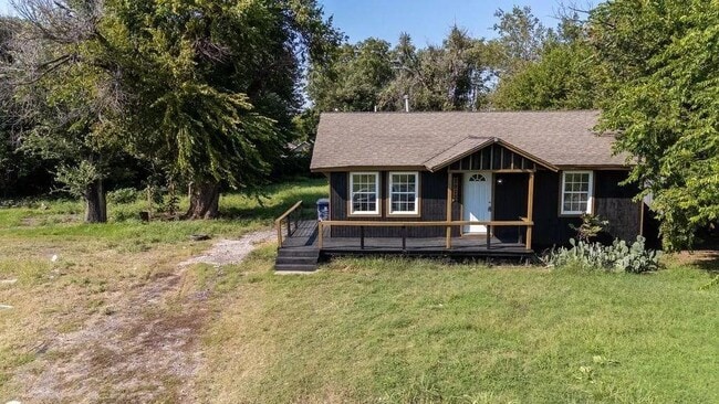 property at 2913 SW 13th St